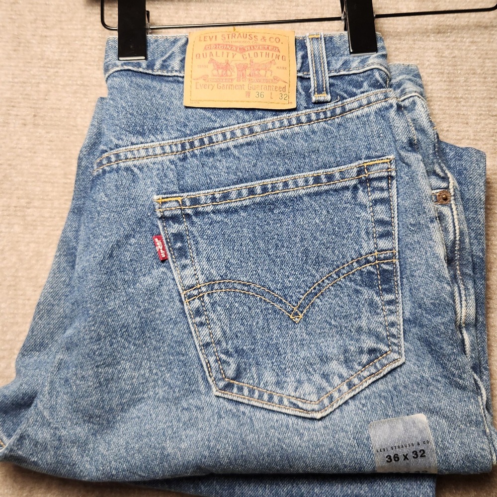 Levi's Jeans Mens 36x32 Blue Medium Wash Straight Leg Denim 505 Regular Fit
